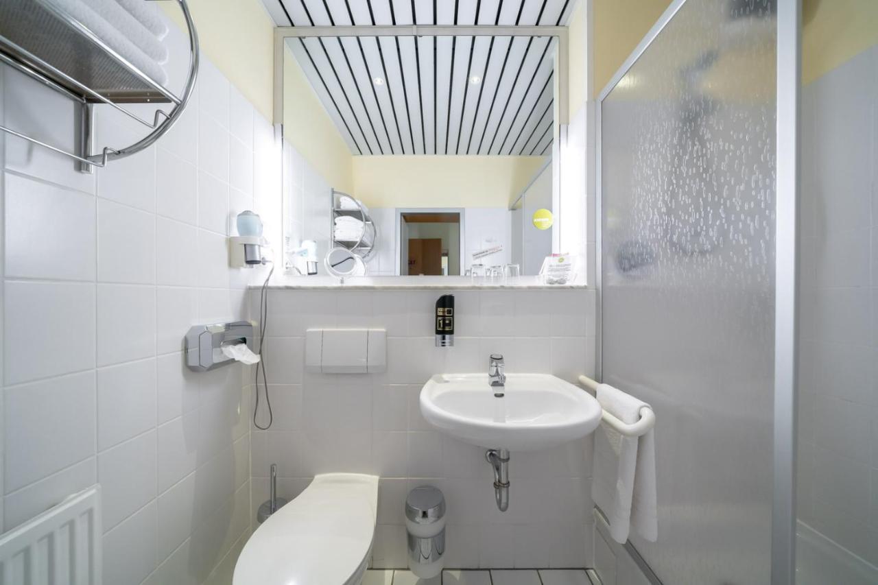 Anders Hotel Валсроде Екстериор снимка